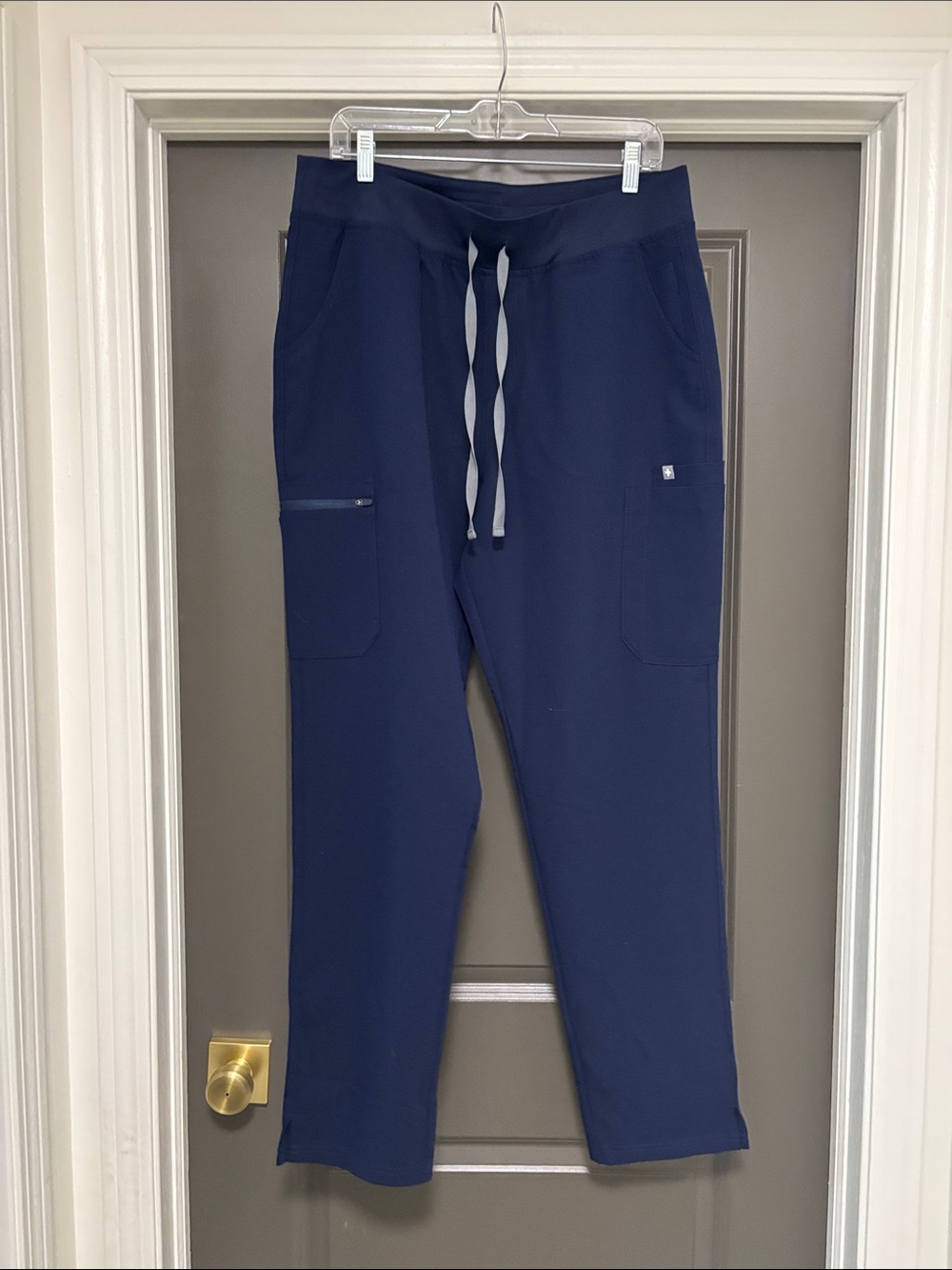 FIGS technical collection navy blue scrub pants  LIKE NEW XL/T